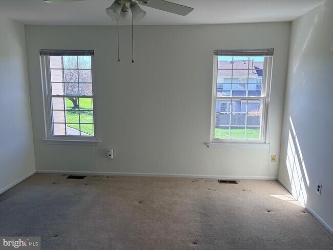 Building Photo - 144 Leedom Way