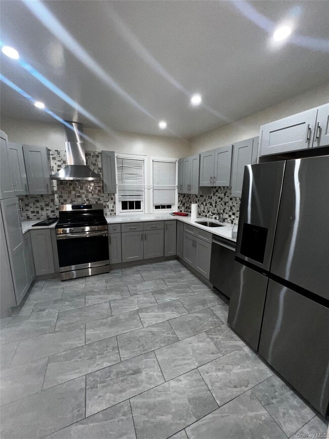 Foto del edificio - 349 Warwick Ave