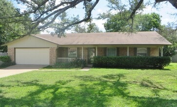 Building Photo - 103 Spanish Oak Cir