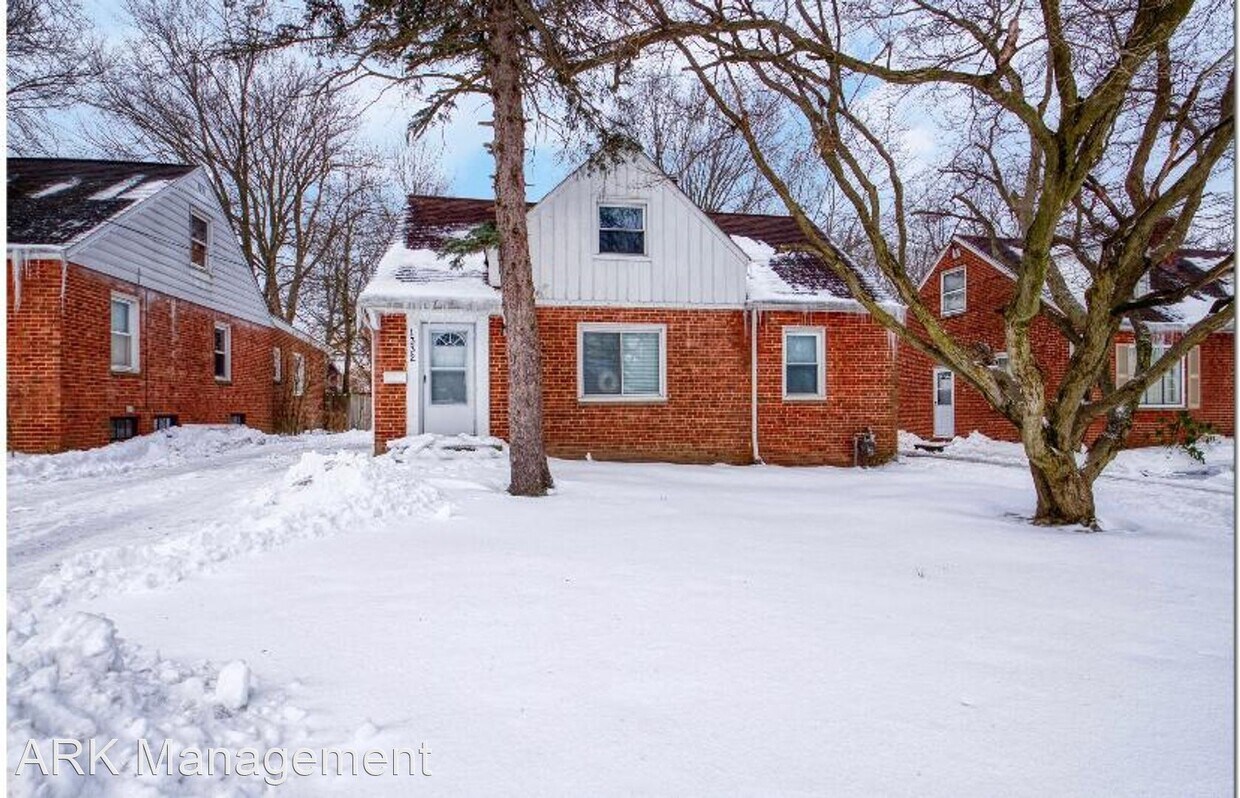 Primary Photo - 3 br, 1.5 bath House - 1332 Dorsh