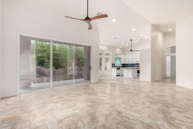 Foto del edificio - 15655 N Cabrillo Dr