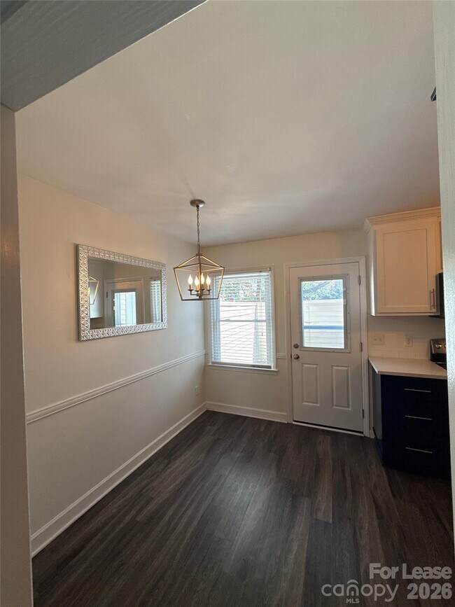 Foto del edificio - 3726 Park Rd