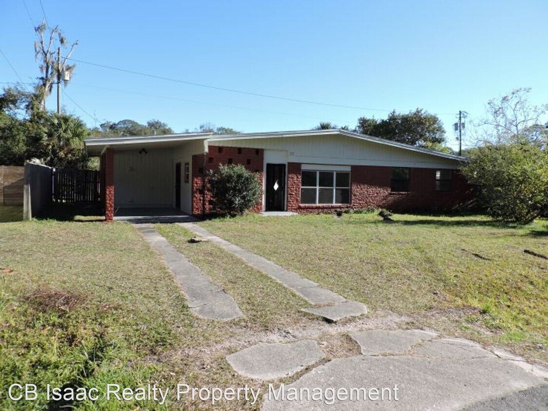 3 br, 2 bath House 529 NE 12th Ct House Rental in Gainesville, FL