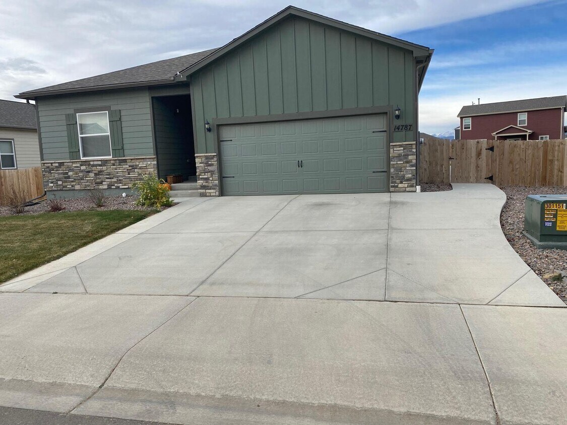 Foto principal - 3 br, 2 bath House - 14787 Longhorn Drive