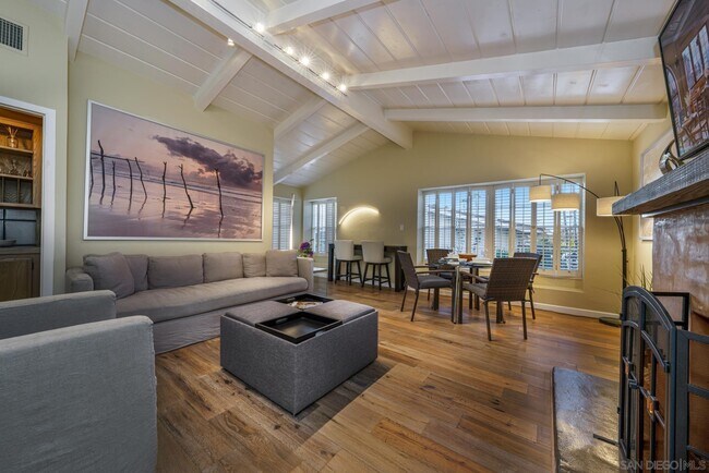 Foto del edificio - 6176 El Tordo