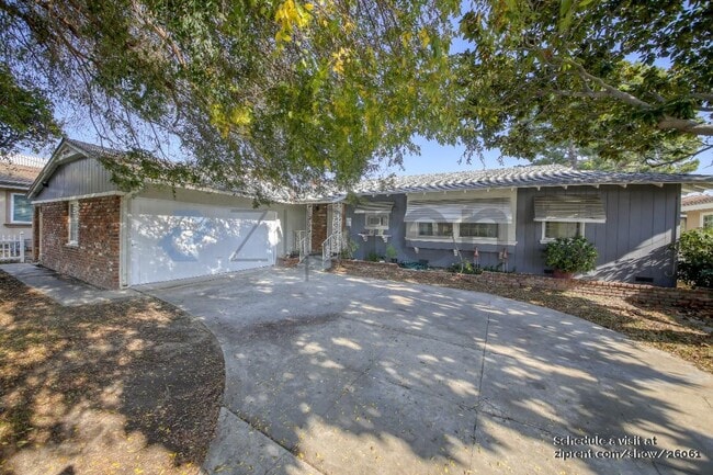 Foto del edificio - 12102 Brookhaven Park