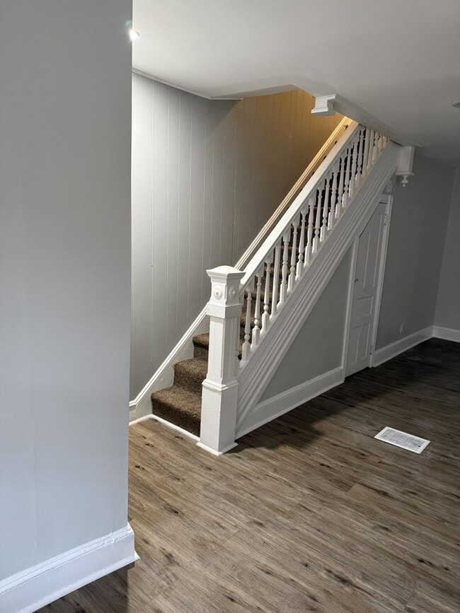 Foto del edificio - Just Renovated! Charming 3-Bedroom Home in Chester, PA