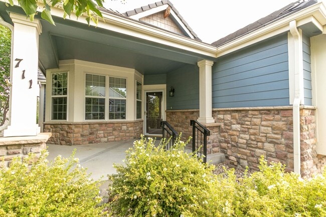 Building Photo - Beautiful ranch style patio home in Fox Meadows golf community.