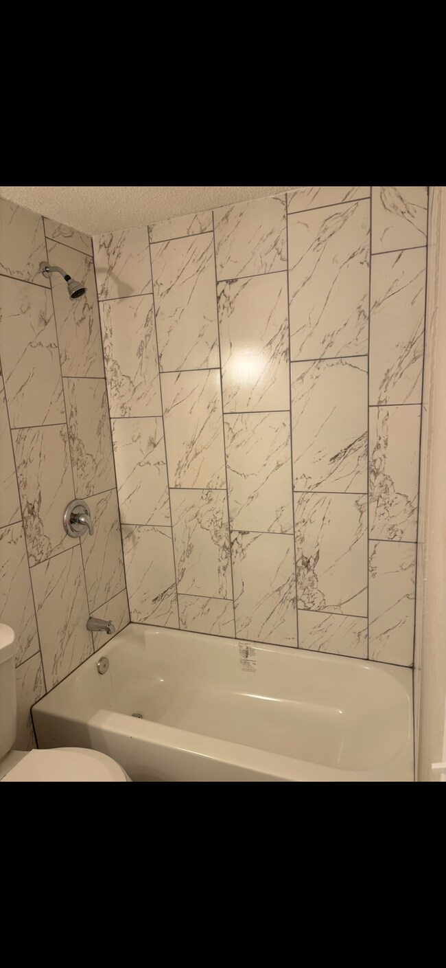 Foto del edificio - Bonner Springs Apartment Complex