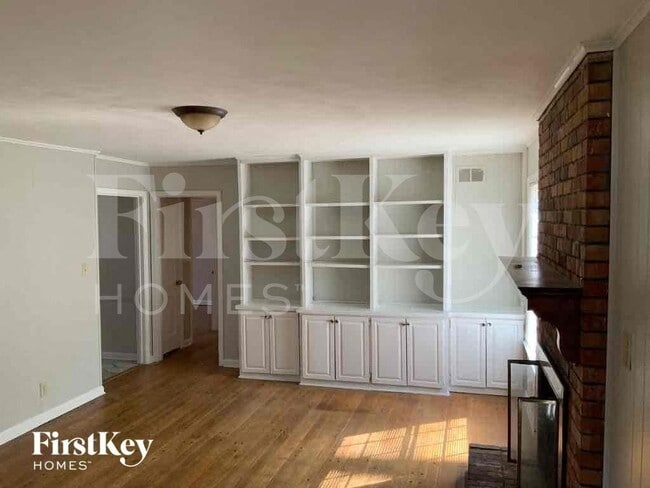 Building Photo - 5117 Scrivener Dr