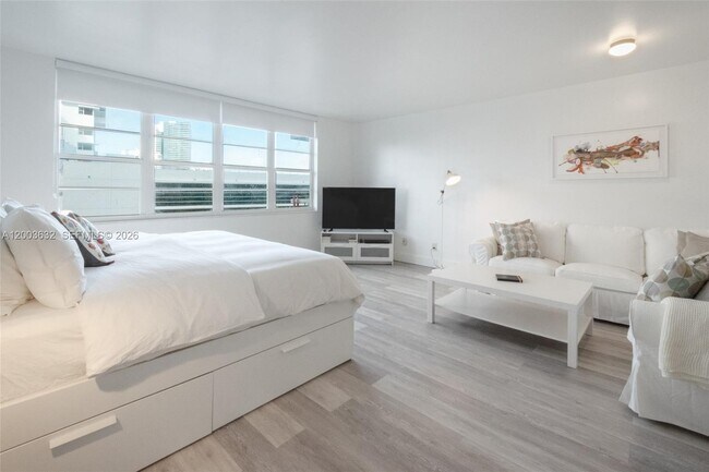 Foto del edificio - 100 Lincoln Rd