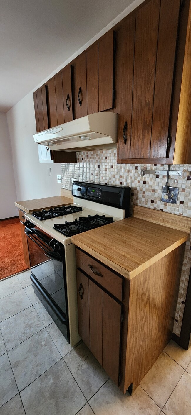 Building Photo - 322 Russet Way