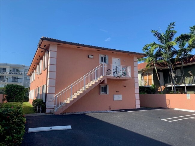 Foto del edificio - 452 SW 10th St