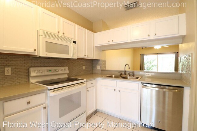 Building Photo - 2 br, 2.5 bath House - 4621 Sabal Key Dr