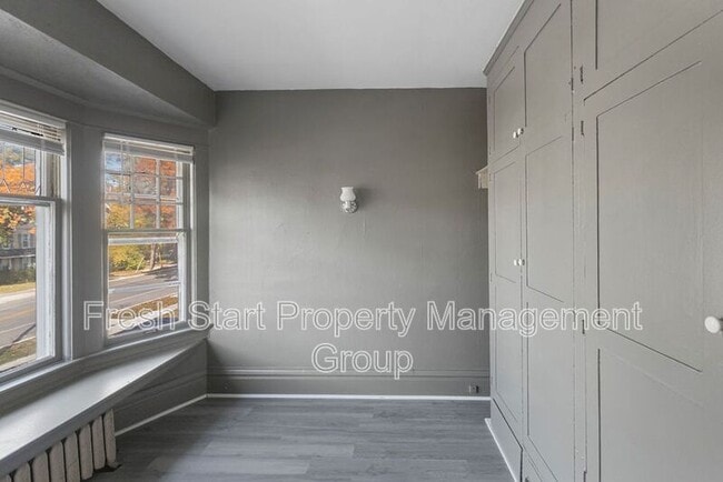 Building Photo - 1652 Peck St