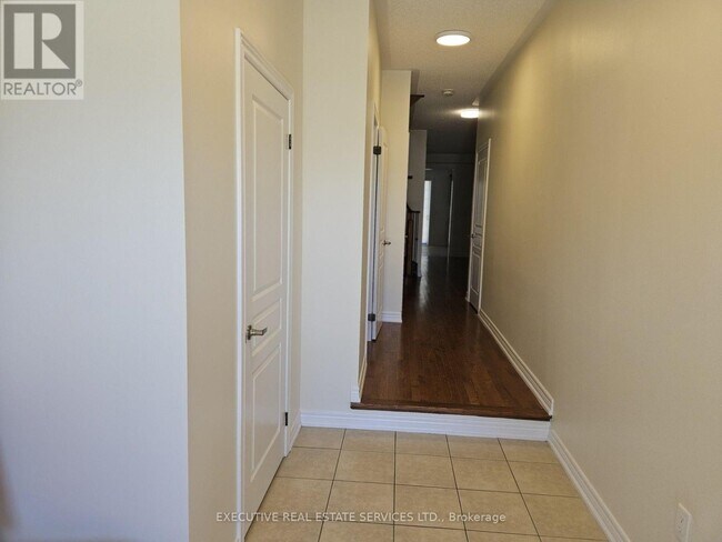 Building Photo - 27 Durango Dr