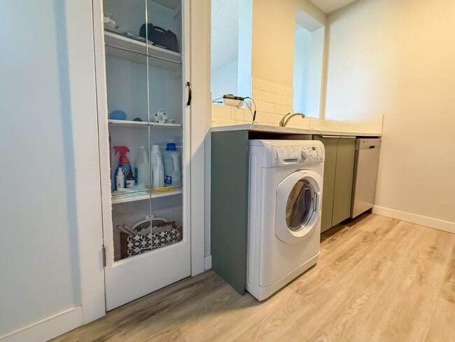 Photo du bâtiment - 1.0 bedroom in Calgary Alberta T2N 1Z7