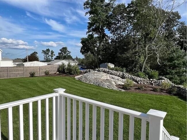 Building Photo - 14 Summer St