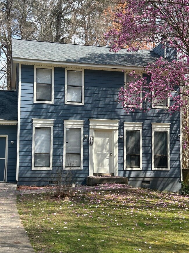 Building Photo - 903 Forest Pointe Way