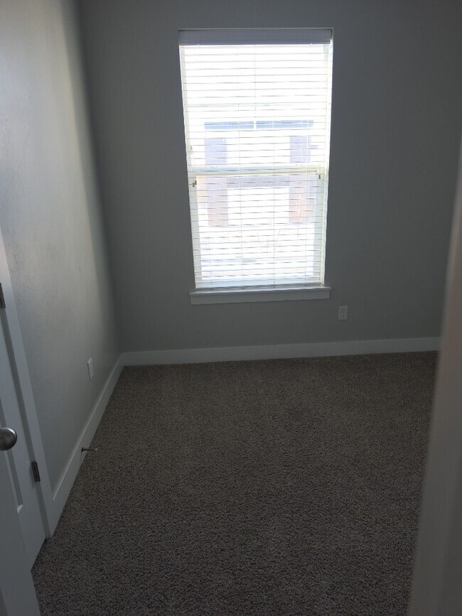 Building Photo - 3724 W 1850 N