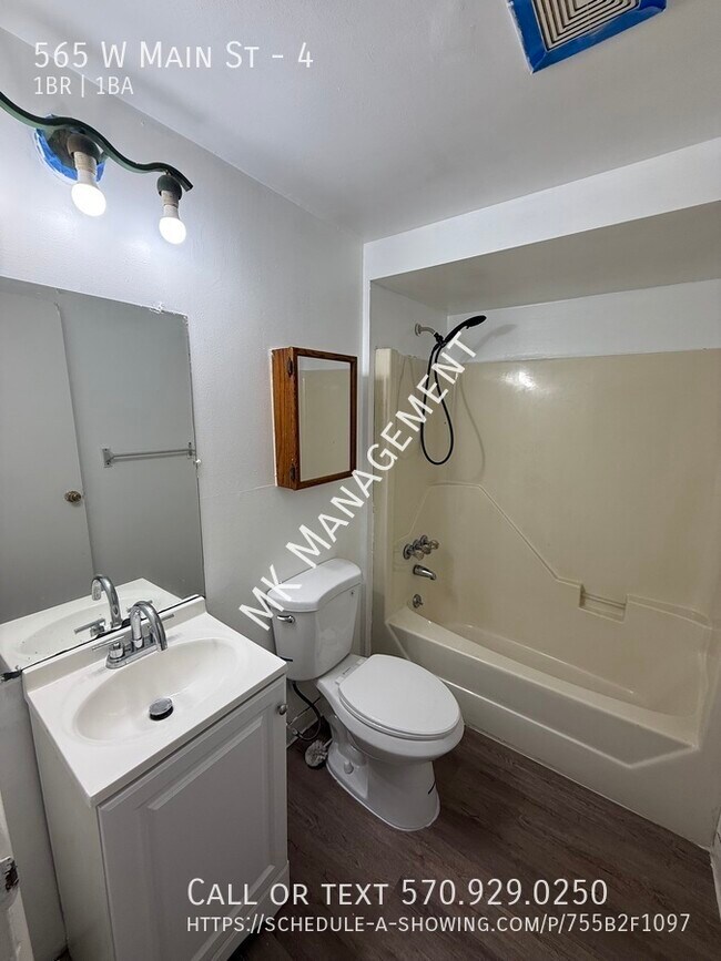 Foto del edificio - 565 W Main St