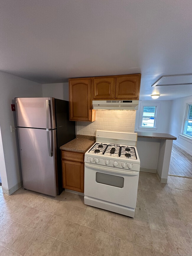 Building Photo - 151 Long Hill Ave