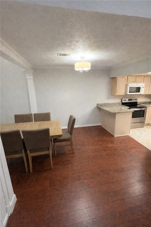 Foto del edificio - 1712 Cotton Patch Ln