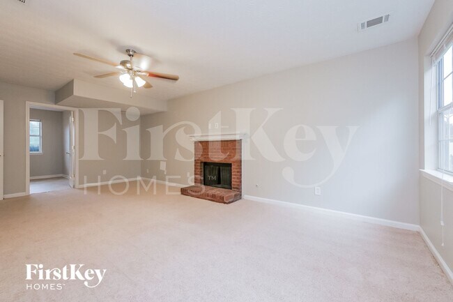 Building Photo - 161 Solomon Dr