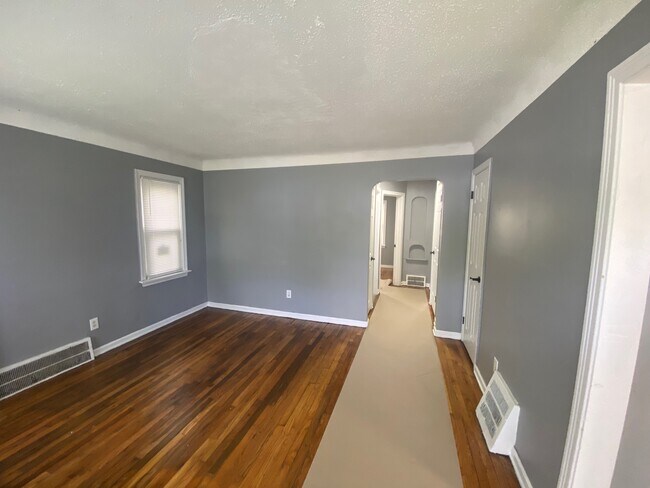 Building Photo - ROSEMOUNT 8850