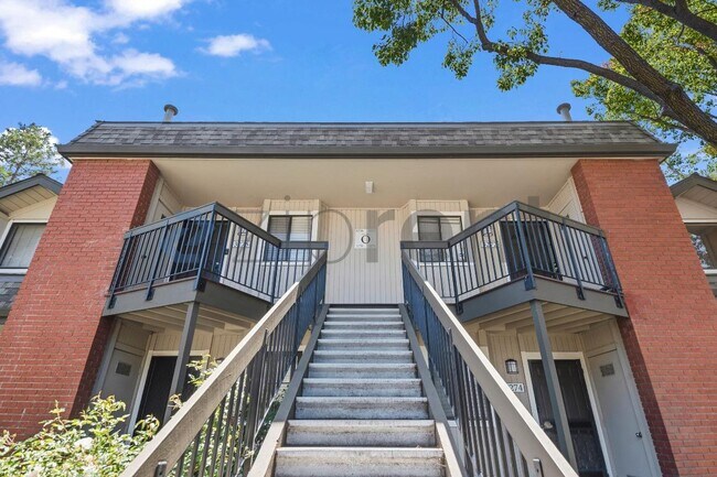 Building Photo - Unit