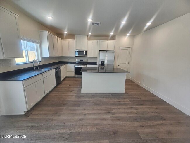 Foto del edificio - 4381 Misty Woods Wy