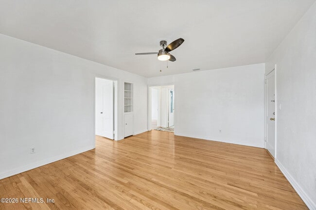 Foto del edificio - 1248 McDuff Ave S