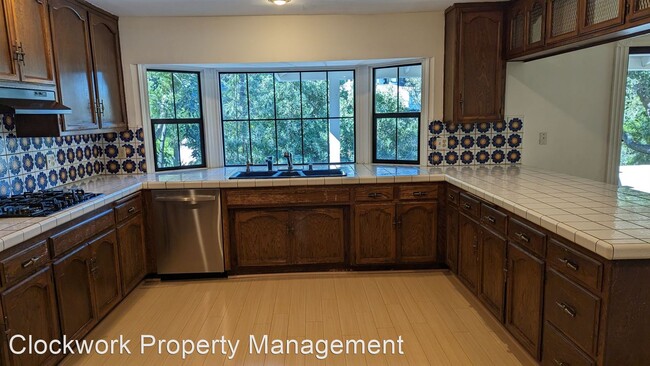 Building Photo - 4 br, 2 bath House - 16416 Valley Springs Rd