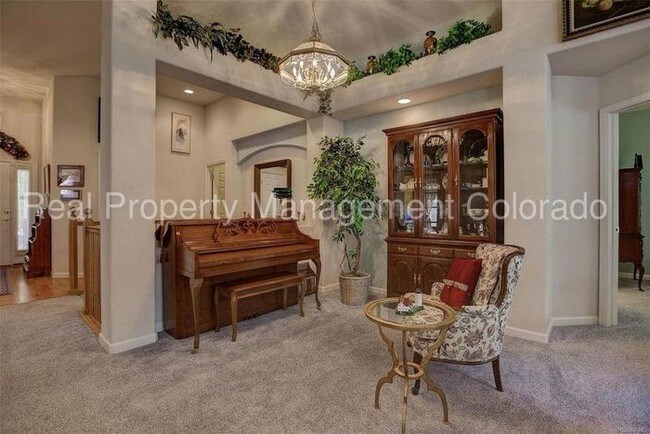 Building Photo - Stunning Home in Castle Pines