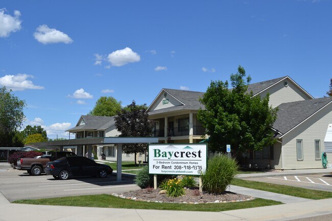 Entrada - 2709 Wildwood Cir