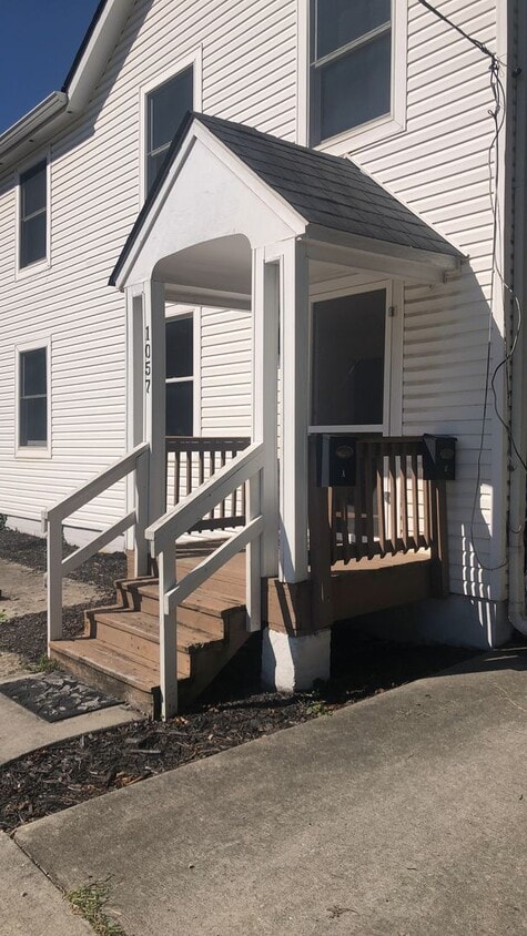 Building Photo - 1057 Jefferson Ave