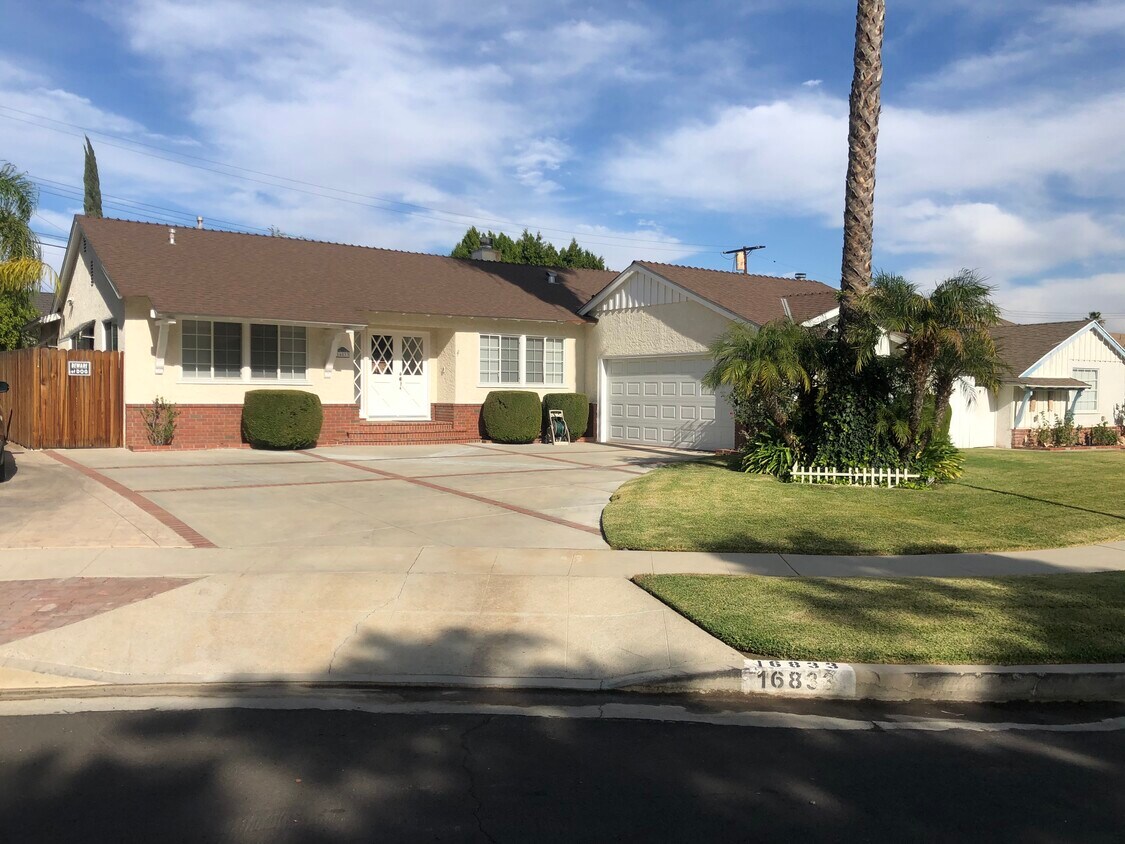 16833 Halsted St, Northridge, CA 91343 House Rental in Northridge, CA