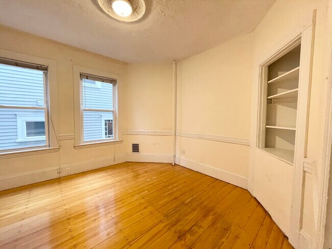 Building Photo - 17 Sachem St