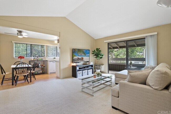 Building Photo - 178 Streamwood-