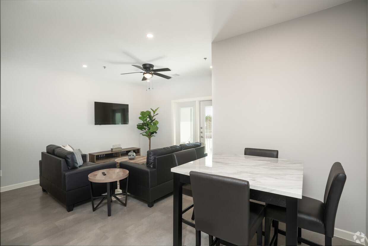 Primary Photo - Dallas Apartments