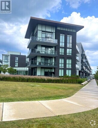 Building Photo - 415-415 Sea Ray Ave