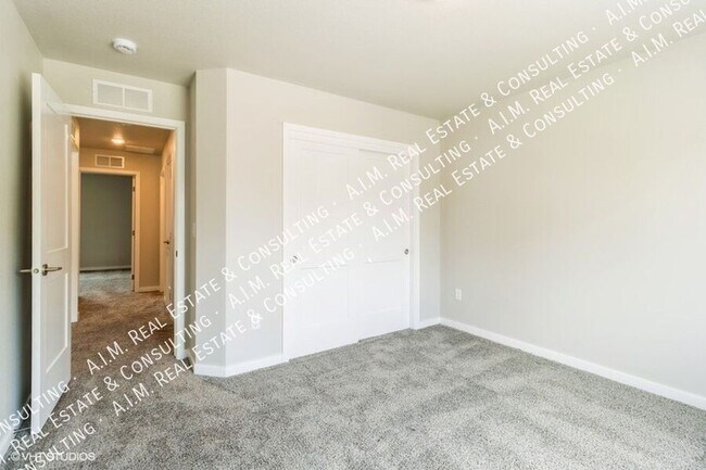 Building Photo - 2020 Otley Ave