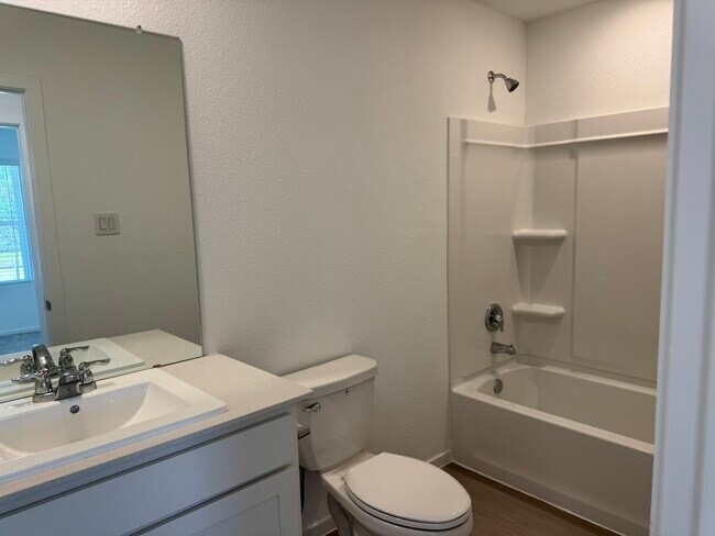 Foto del edificio - 706 Zuppino Ln