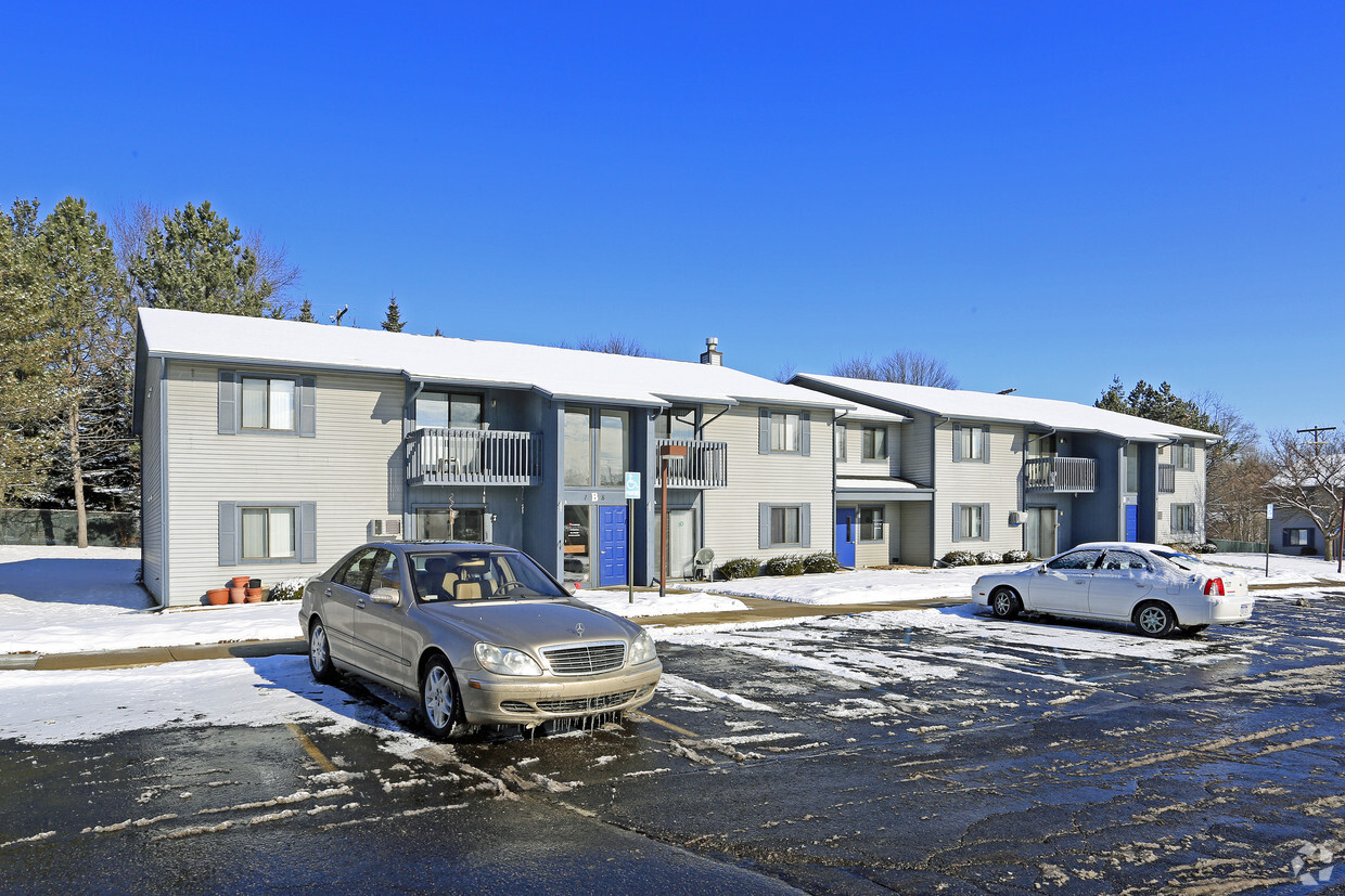 Primary Photo - Clairewood Apartments