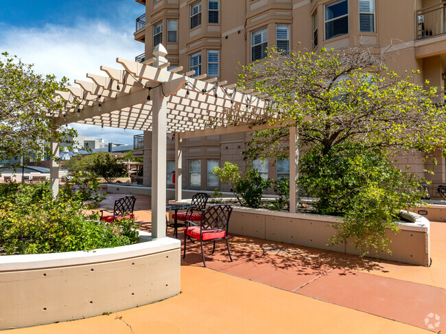 Patio - The Parc at Gateway