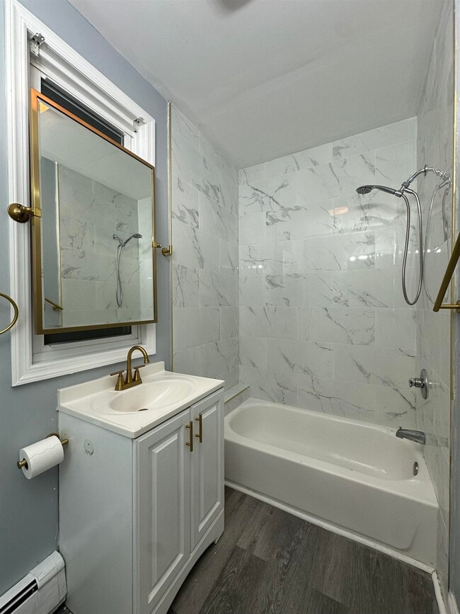 Building Photo - 313 Pearsall Ave