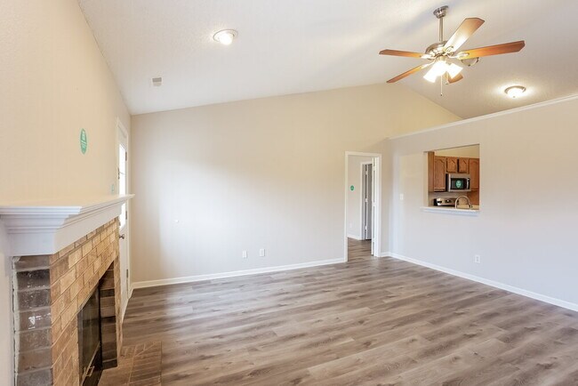 Foto del edificio - 3355 Blue Ash Ln