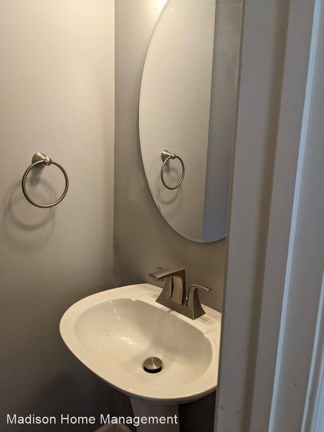 Foto del edificio - 2 br, 1.5 bath House - 915 Green Street