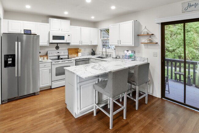 Building Photo - 107 Fawn Ridge Ln