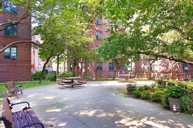 Foto del edificio - 34-21 78th St